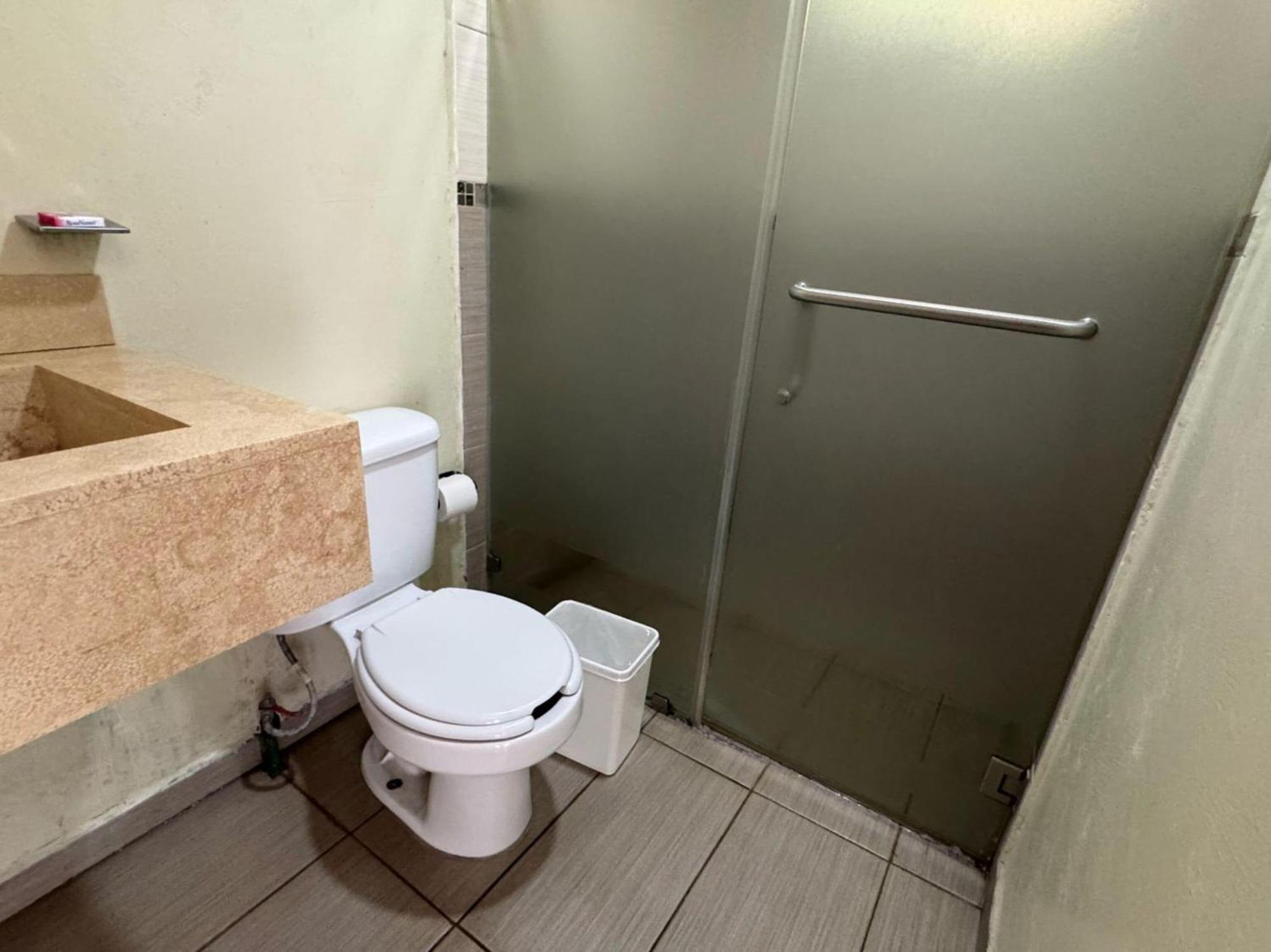 Oyo Hotel Familiar Tollan 촐룰라 외부 사진