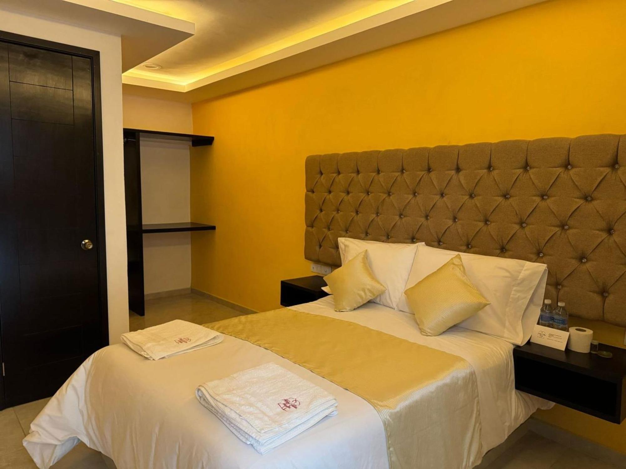 Oyo Hotel Familiar Tollan 촐룰라 외부 사진