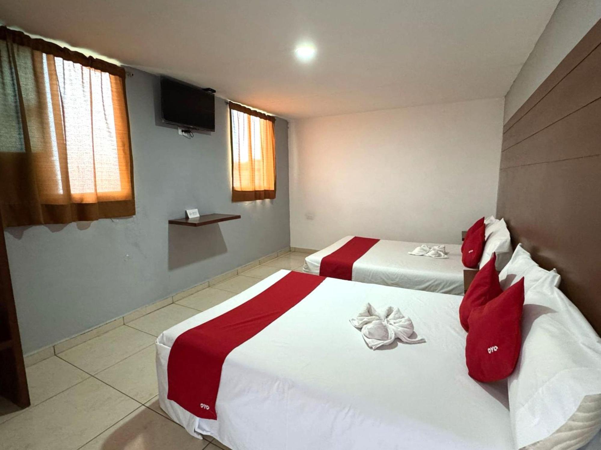Oyo Hotel Familiar Tollan 촐룰라 외부 사진