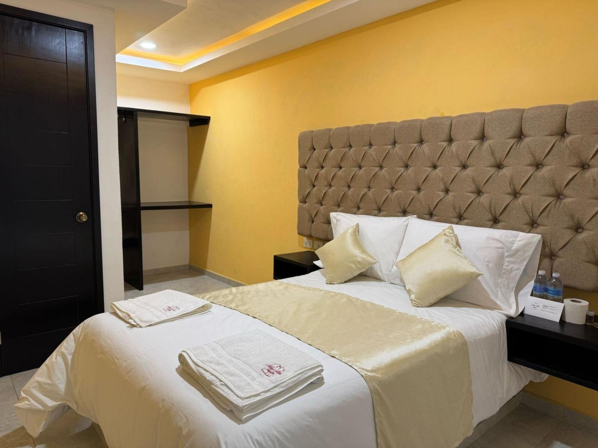 Oyo Hotel Familiar Tollan 촐룰라 외부 사진