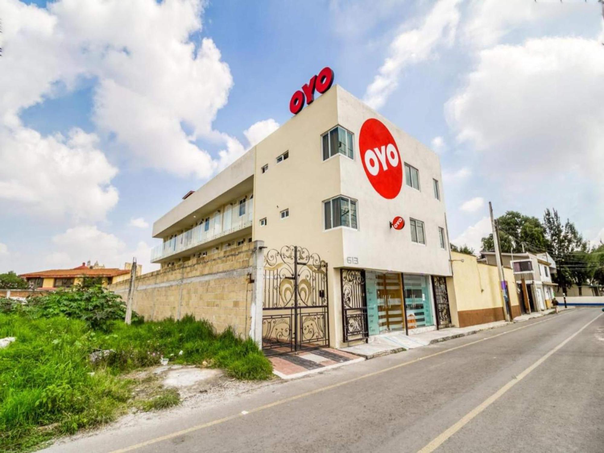 Oyo Hotel Familiar Tollan 촐룰라 외부 사진