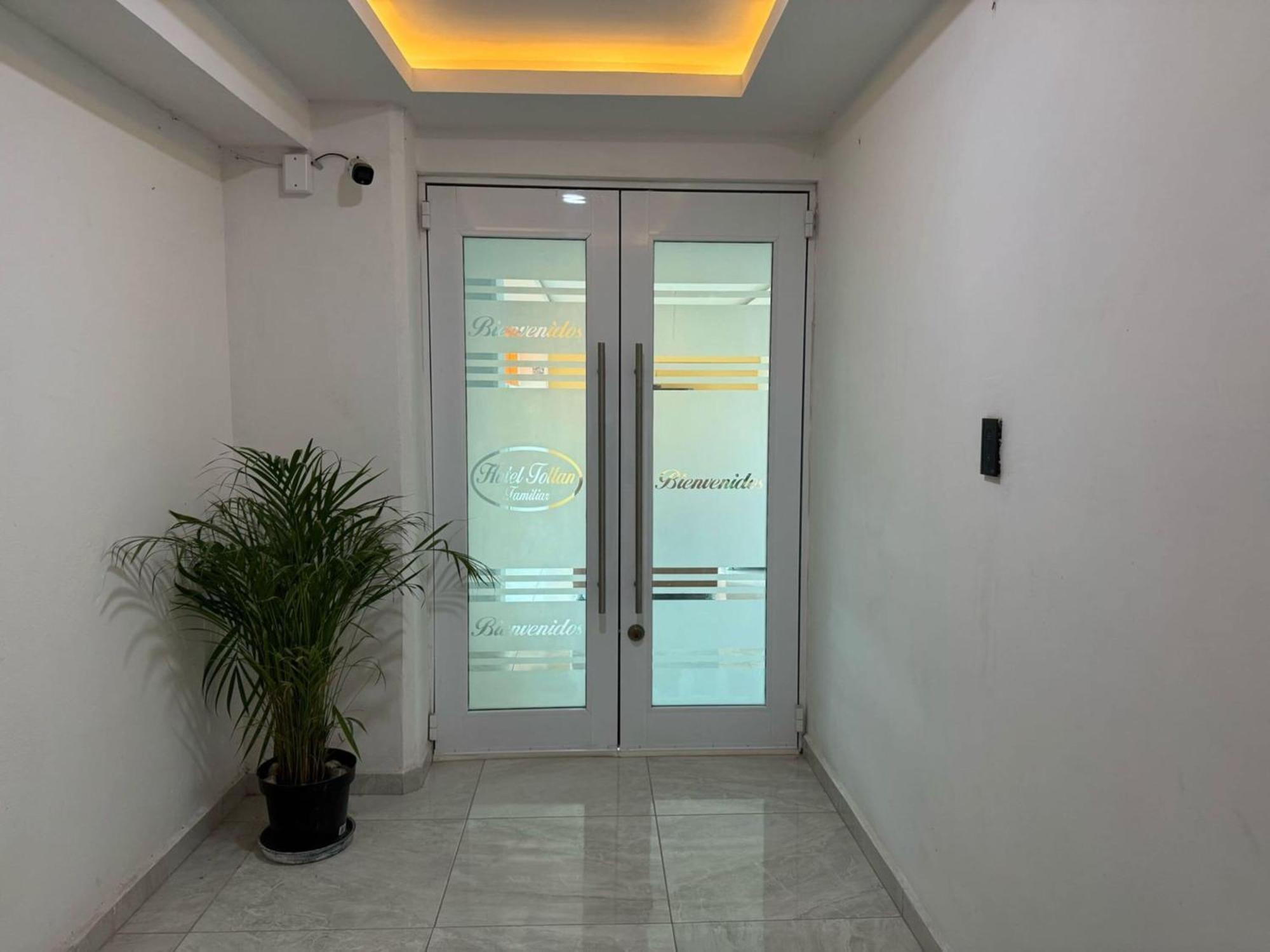 Oyo Hotel Familiar Tollan 촐룰라 외부 사진