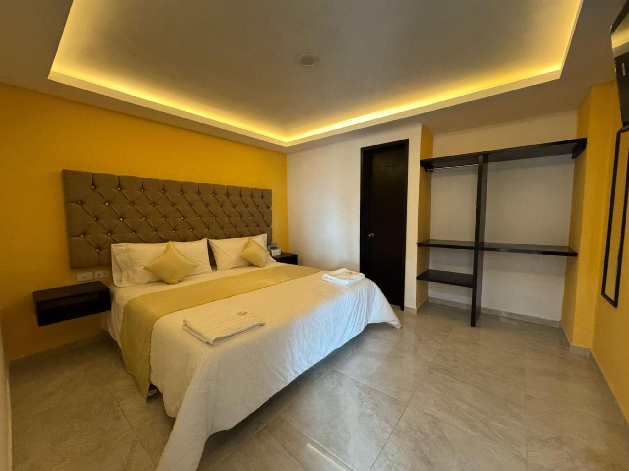 Oyo Hotel Familiar Tollan 촐룰라 외부 사진