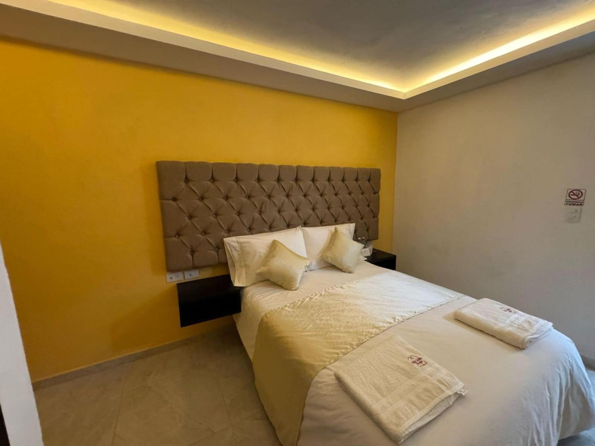 Oyo Hotel Familiar Tollan 촐룰라 외부 사진